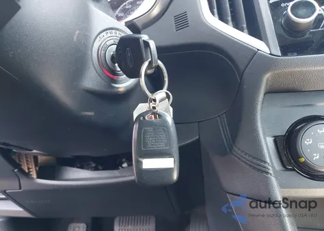 2018 Subaru Impreza 2.0I Premium z USA, uszkodzony, nr VIN 4S3GKAB66J3615717